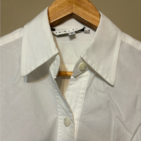 TRINA TURK Designer White Cotton Button Down with Tie Detail - Picture 5 of 11